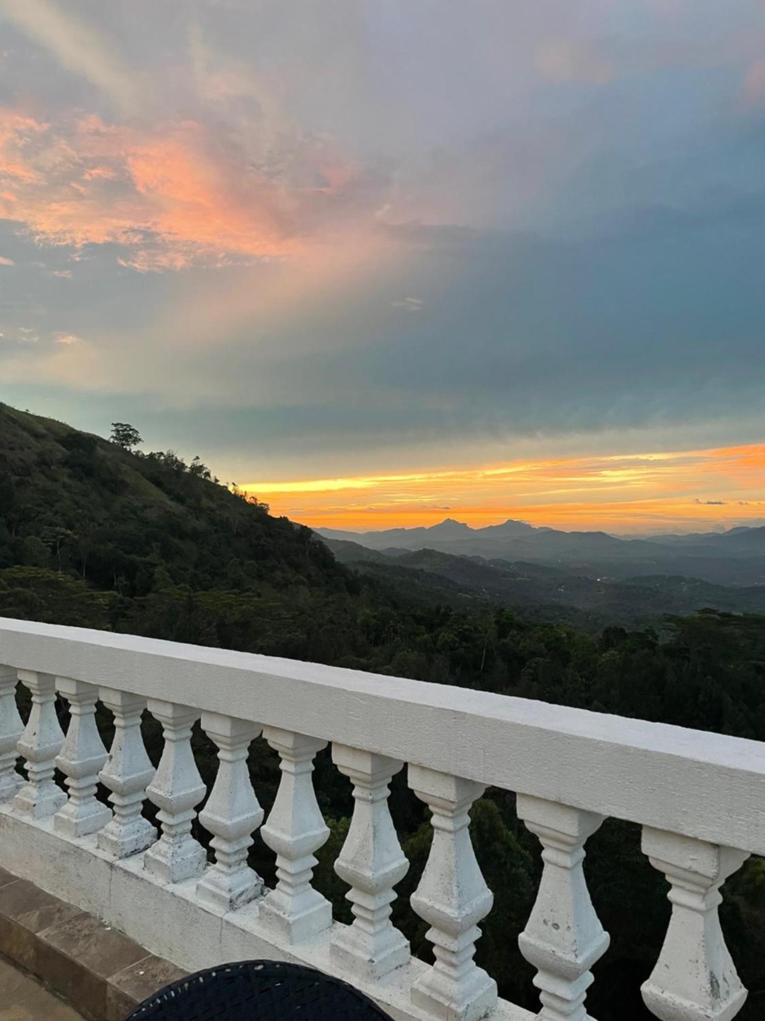 Bellwood Hills Resort & Spa Kandy Esterno foto